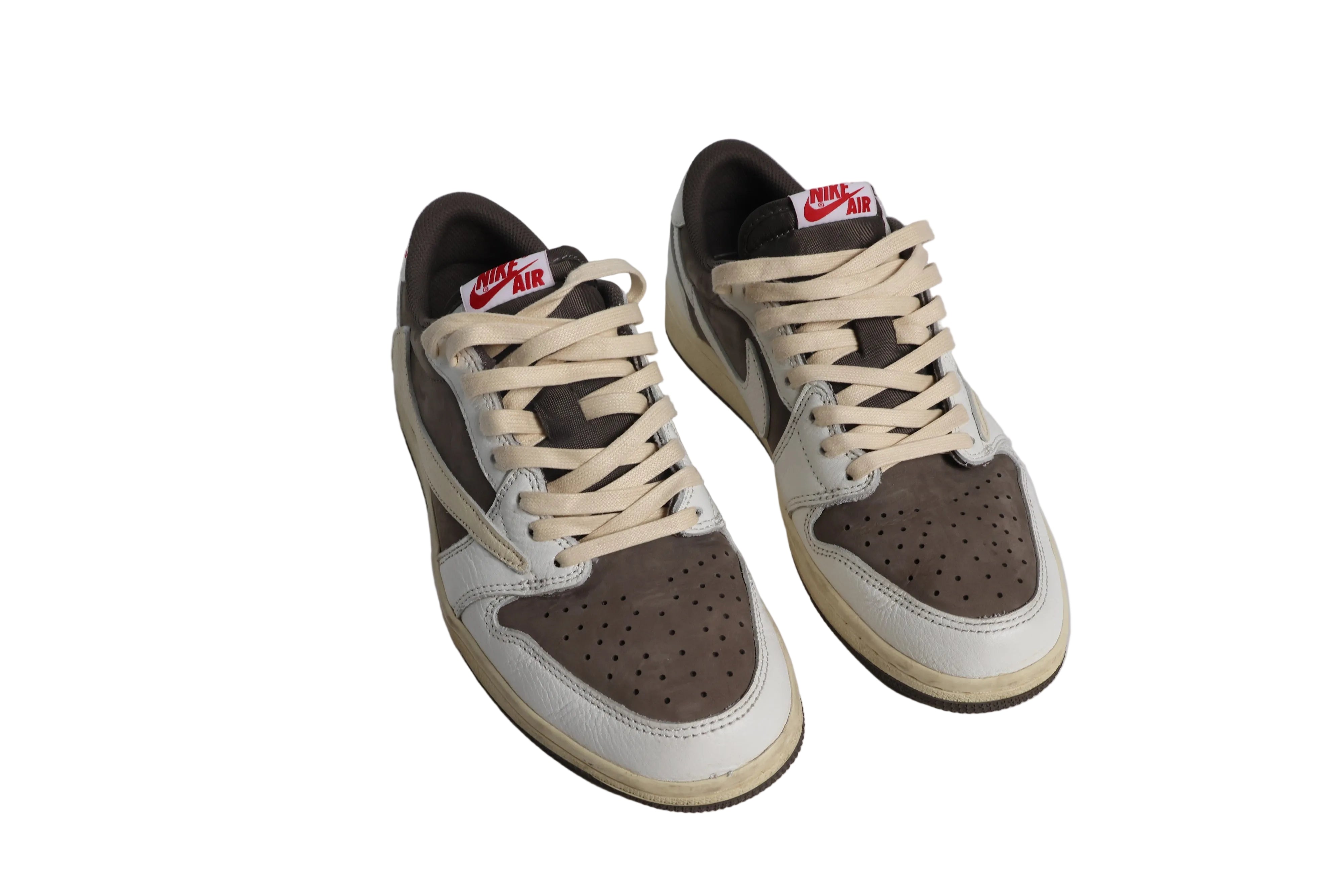 Eric Kahl – Travis Scott x Jordan 1 Low Reverse Mocha / 42