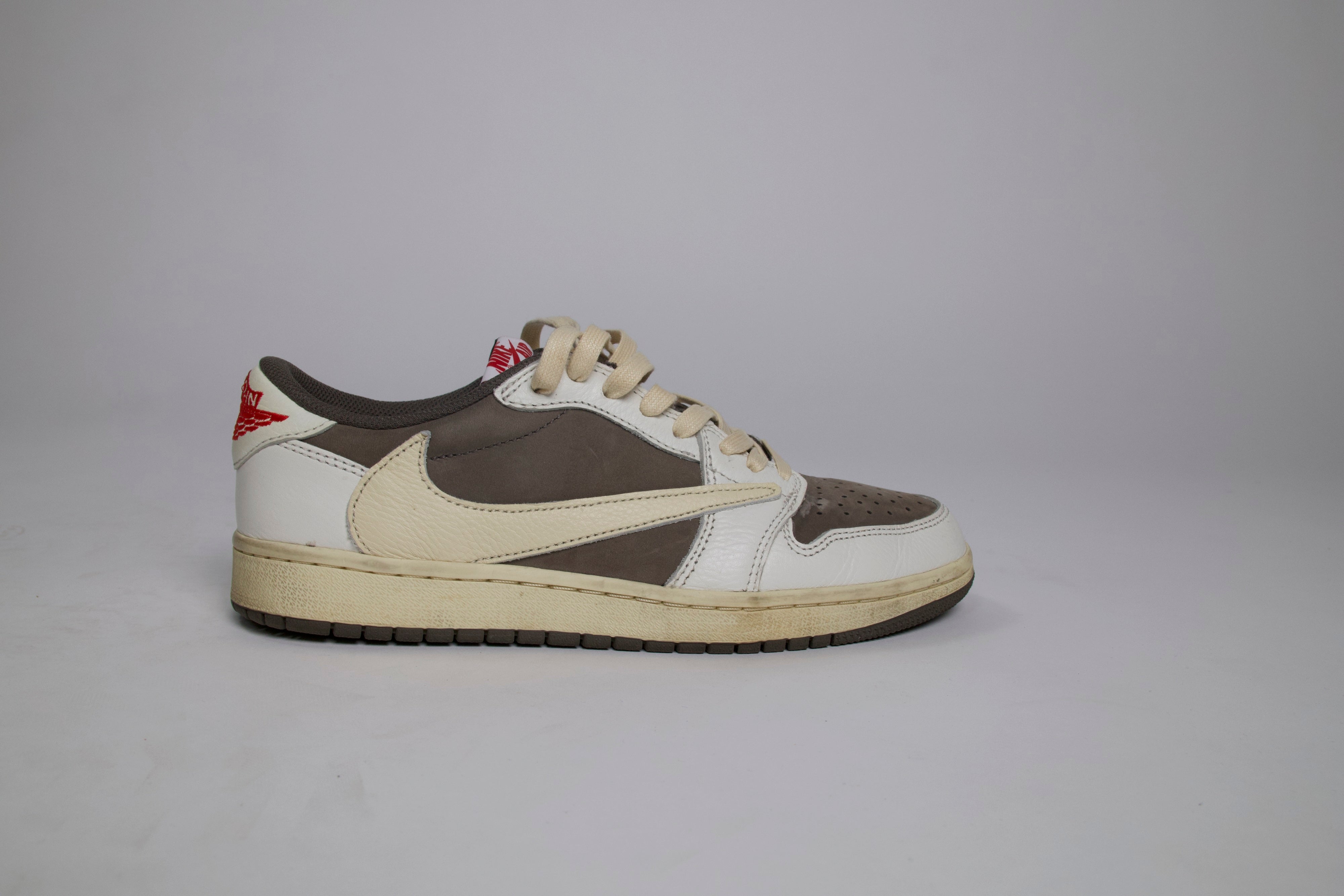 Eric Kahl – Travis Scott x Jordan 1 Low Reverse Mocha / 42